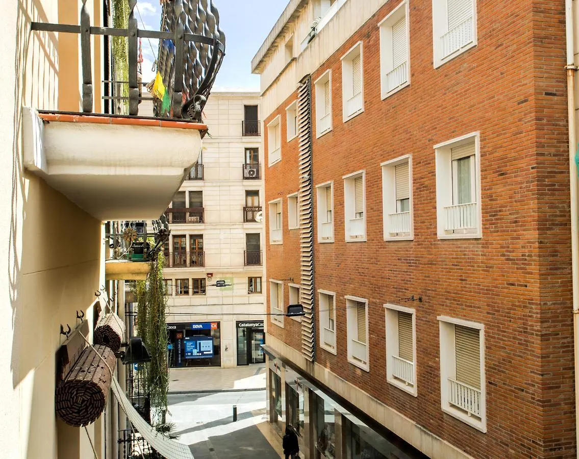 Elias Centro Reus 0*,